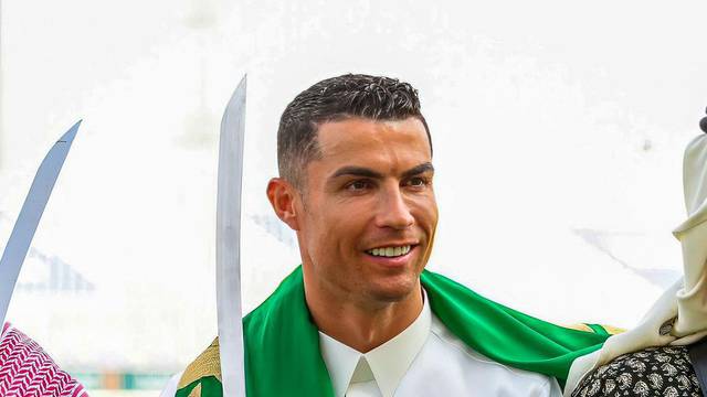 Rijad: Cristiano Ronaldo obučen u tradicionalnu nošnju proslavio Dan državnosti Saudijske Arabije