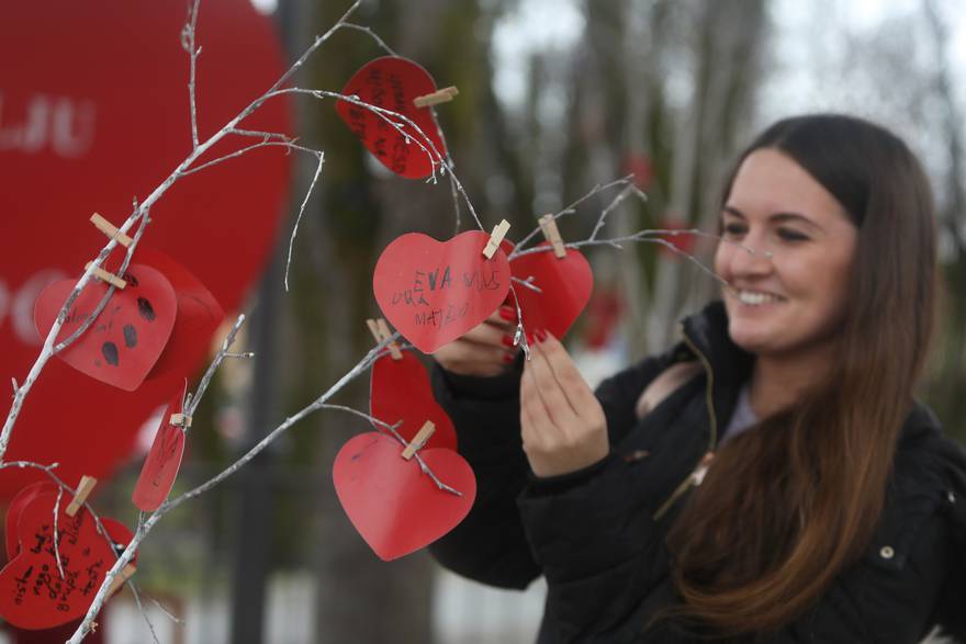 Karlovac: Glazbeni paviljon u znaku Valentinova