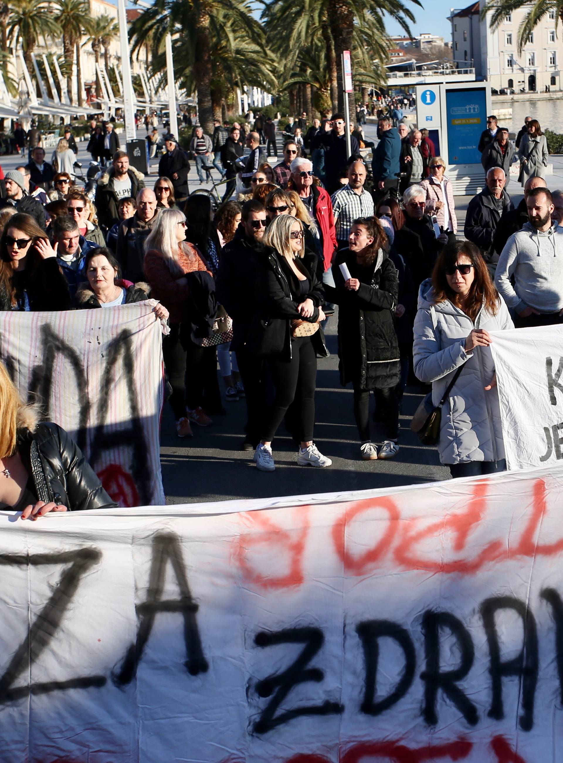 Splićani u mimohodu: 'I Filip i ubijeni žrtve su ovog sustava!'