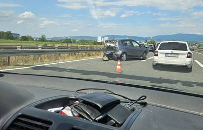 Lančani sudar kod Lučkog: Pet automobila se sudarilo, lakše je ozlijeđeno troje ljudi