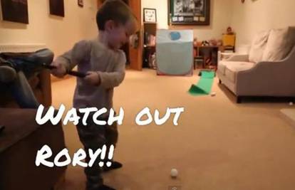 Trogodišnji Michael pravi je majstor u igranju golfa