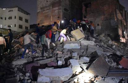 Urušila se stara zgrada u Indiji: Poginulo najmanje deset ljudi