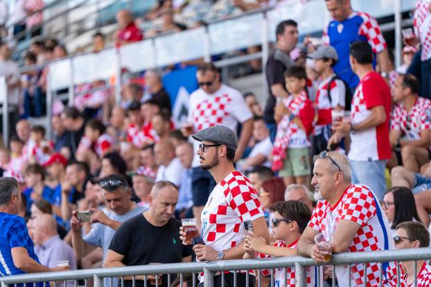 Rijeka: Navijači na prijateljskoj utakmici između Hrvatske i Belgije