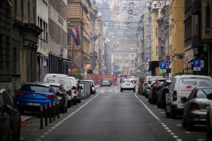 FOTO  Zagrebačke ulice bile su potpuno prazne na božićno jutro