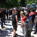 'Ovo je državni udar': Autobus s migrantima blokirali na cesti