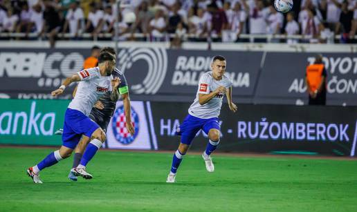 Na tribini zagužvalo, a i na terenu tenzije: Igrač Hajduka dobio je crveni karton...