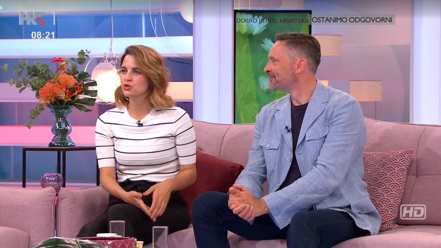 Nasmijana Doris Pinčić vodila je emisiju nakon šuškanja o krizi u braku: Na ruci nema prstena...