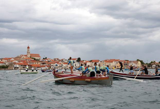 FOTO Ženska regata u Betini oduševila mještane i turiste