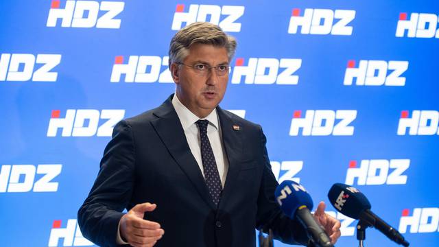 Zagreb: Premijer Plenković dao je izjavu za medije nakon sjednice šireg Predsjedništva stranke