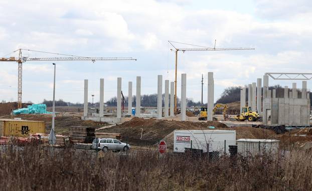 FOTO Radovi kod Rimca na novom kampusu: Dizalice, bageri rade punom parom