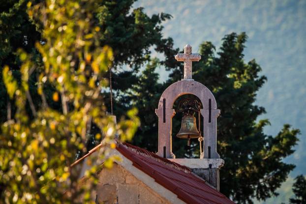 Kaštel Stari: Groblje Sv. Nikole i misa povodom blagdana Svih svetih