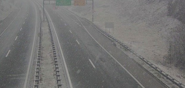 FOTO Pada na Sljemenu, ima ga i na cestama: Pogledajte kako se Hrvatska bijeli na Badnjak!