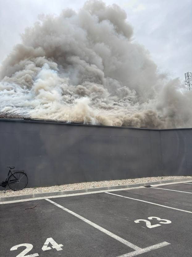 FOTO Evo kako izgleda skladište HŽ-a u Osijeku nakon buktinje