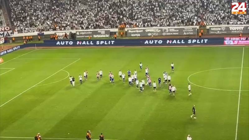 VIDEO Torcida šutnjom ispratila igrače Hajduka u svlačionicu