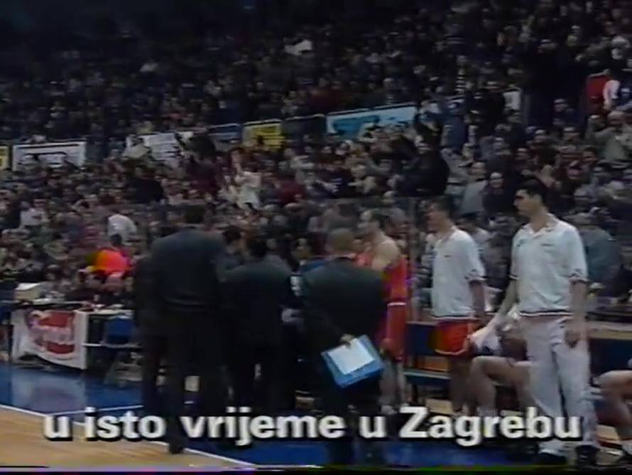 Specijalci branili igrače Splita od srpskih huligana. Pogledajte reakciju navijača krcate Cibone