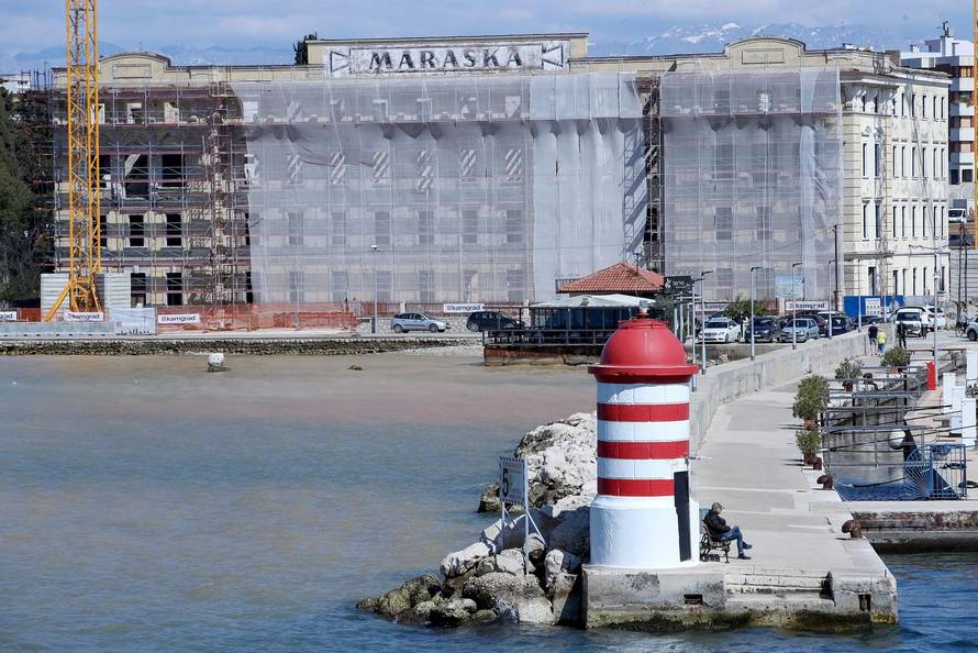 Zadar: Zbog izgradnje hotela zamućeno je more, građani su zabrinuti
