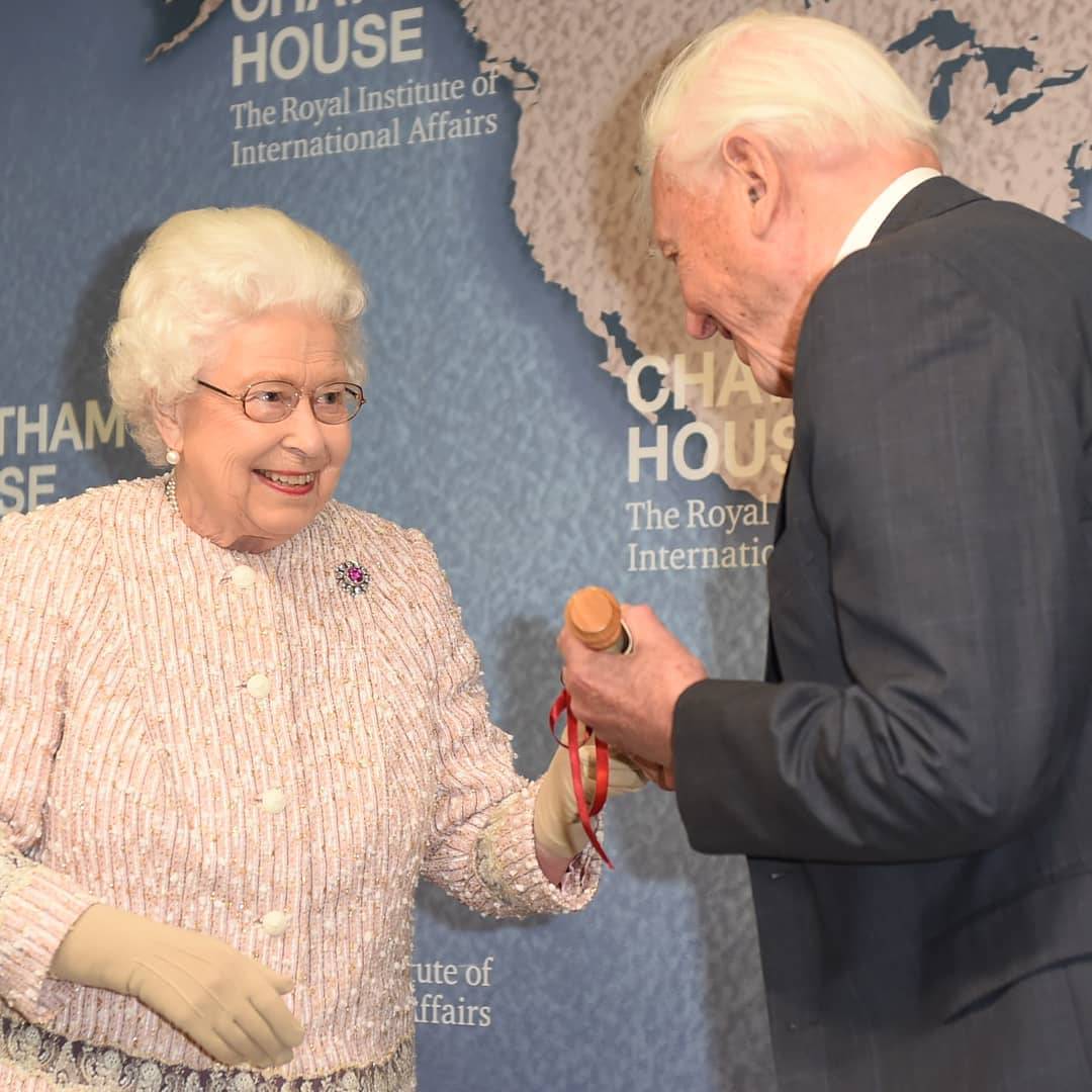 Attenborough od kraljice dobio nagradu za seriju 'Plavi planet'