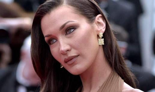 FOTO Pokazala je sve u 'golim haljinama',  s 14 godina išla pod nož: Ovako se mijenjala Bella