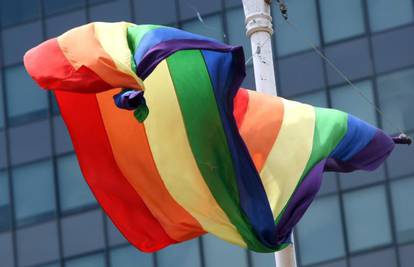 Slovenija odobrila posvajanje djece istospolnim parovima