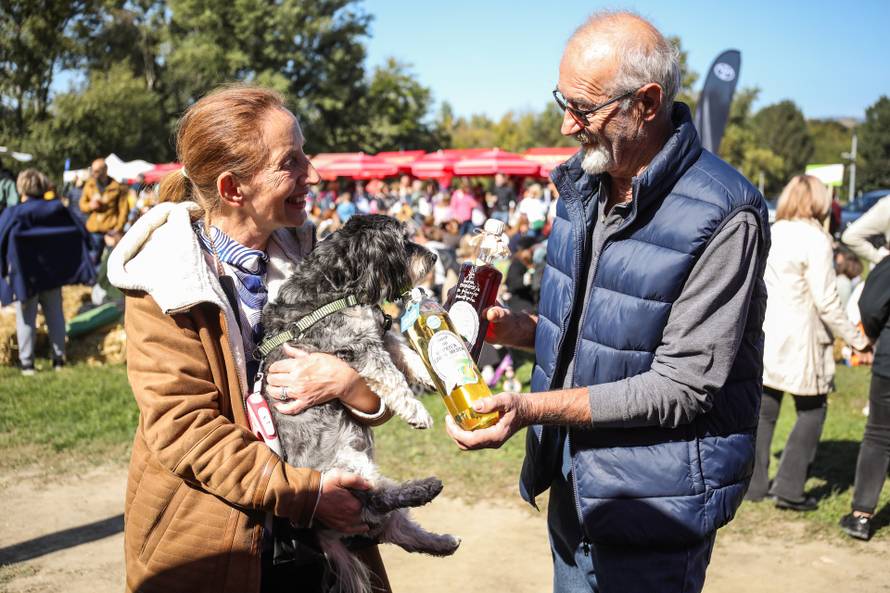 Okusi tradicije i priče s polja: Sajam OPG-ova na Bundeku oduševio posjetitelje