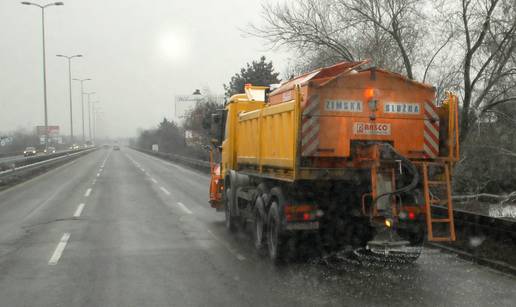 Nijemci sol protiv leda na cesti zamjenjuju vodom iz krastavaca