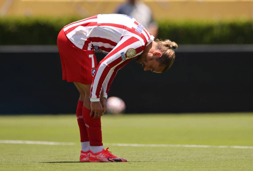 FIFA Club World Cup - Group B - Paris St Germain v Atletico Madrid