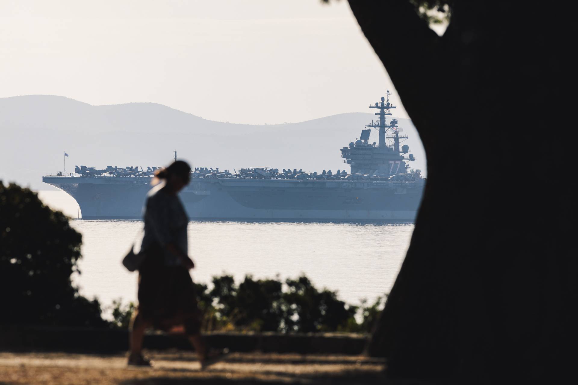 U Split uplovio najveći američki nosač aviona USS George H.W. Bush