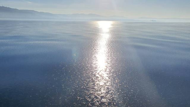 FOTO Rijedak prirodni fenomen u Tršćanskom zaljevu: 'Iznad razine mora formirao se led!'