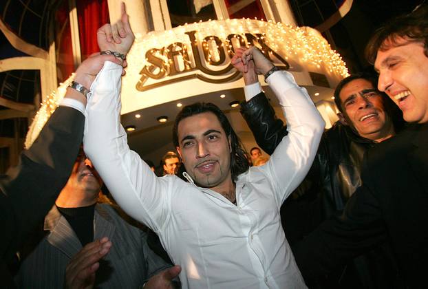 ARHIVA - Proslava pobjede Hamdije Šeferovića u reality show-u Big Brother 2005. godine