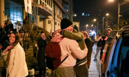 FOTO Prizori zajedništva iz Srbije: Studenti iz Novog Pazara idu na prosvjed u Kragujevcu