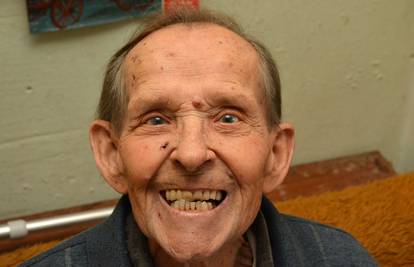 Deda (94) još ima svoje zube, a tek jedan  izgubio u Bleiburgu