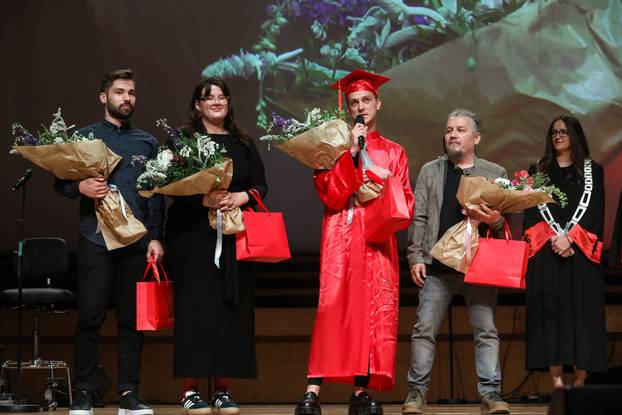 Zagreb: Na svečanoj promociji VERNovih diplomanata uručena priznanja i članovima hrvatskog tima s Eurosonga 