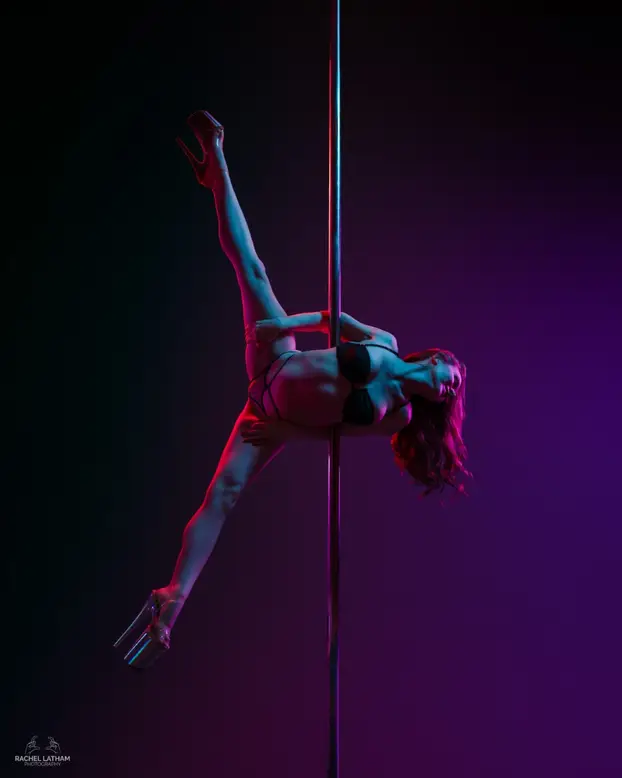 FOTO Ona je najbolja irska pole dance plesačica: Pogledajte što sve može sa svojim tijelom...