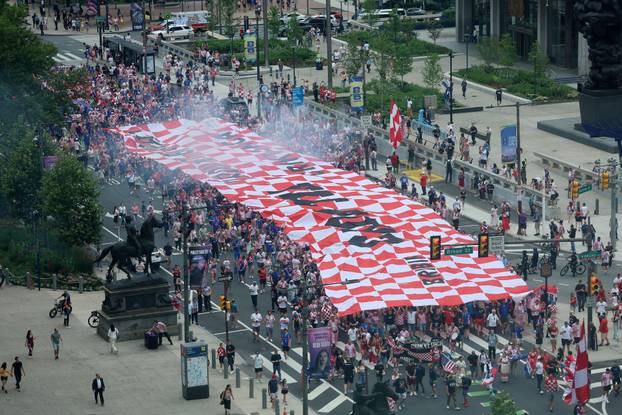 SP 2026 Philadelphia: Navijači razvili veliku hrvatske zastavu na uoči utakmice s Ganom 