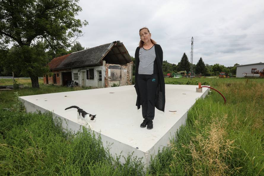 Križ: Jasenka Miloš pored izgorjele obiteljske kuće