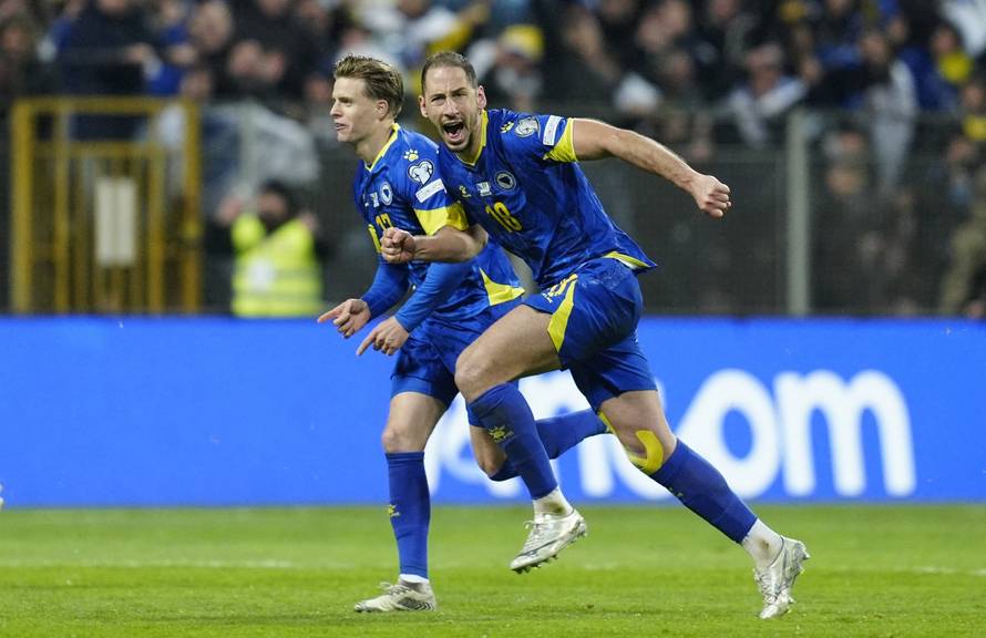 FIFA World Cup - UEFA Qualifiers - Finals - Bosnia and Herzegovina v Italy
