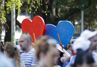 Zagreb: Okupljanje sudionika 21. Povorke ponosa pod sloganom "Dajte nam naša četiri zida!"