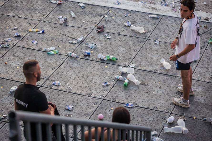 Split -  Smece nakon zavrsetka prve veceri Ultra Festivala. 