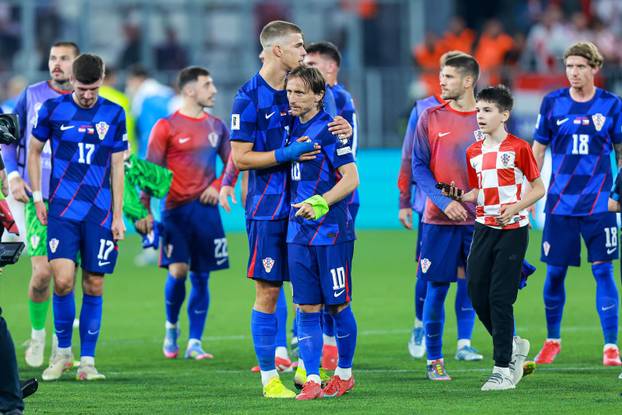 Osijek: Slavlje Hrvatske na stadionu nakon pobjede nad Češkom rezultatom 5:1