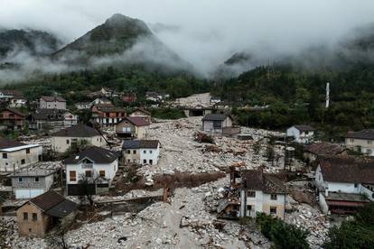 FOTO Jablanica, dan poslije: Ovo su prizori užasa iz zraka, kamenje je zatrpalo kuće