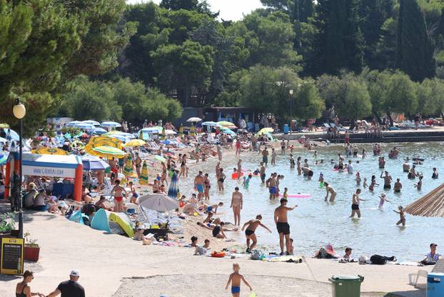 Vodi?ke plaže prepune kupa?a