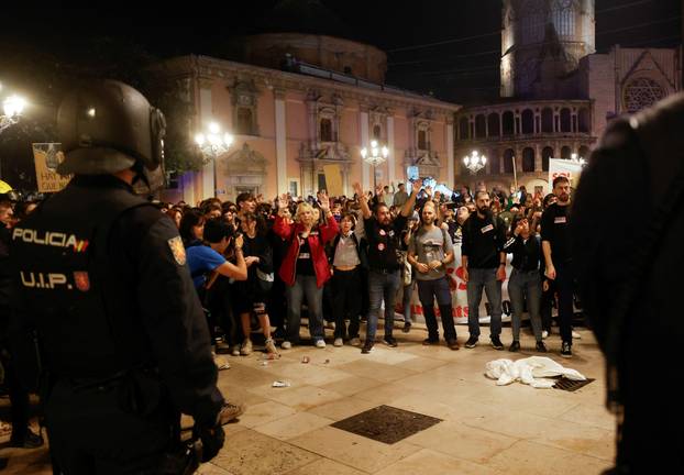 Protest against management of emergency response to the deadly floods in Valencia