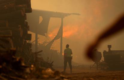 Šumski požari diljem Portugala prijete kućama, s vatrenom buktinjom bori se 1900 ljudi