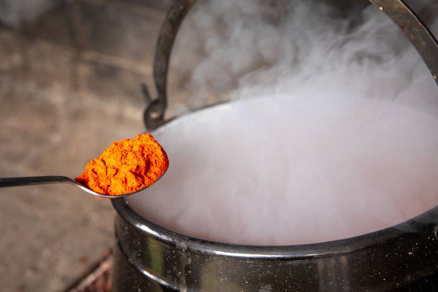 Fiš paprikaš, tradicionalno jelo koje je neizostavan dio gastronomske ponude na Badnjak u Slavoniji i Baranji