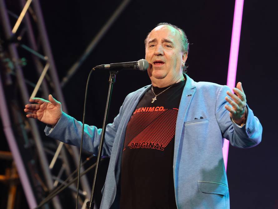 Vodice: Prve ve?eri 17. CMC festivala koncert je održao Mladen Grdovi?