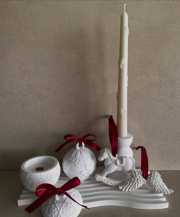 Naši umjetnici i dizajneri nude ukrase za Božić: Šalice se zlate, a vezeni vijenci su najtraženiji