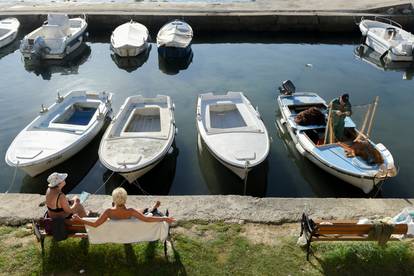 Zadar: Sunčan i ugodan dan uz more neki iskoristili i za kupanje