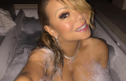Napirlitana u kadi: Mariah je grudi pokrivala mjehurićima