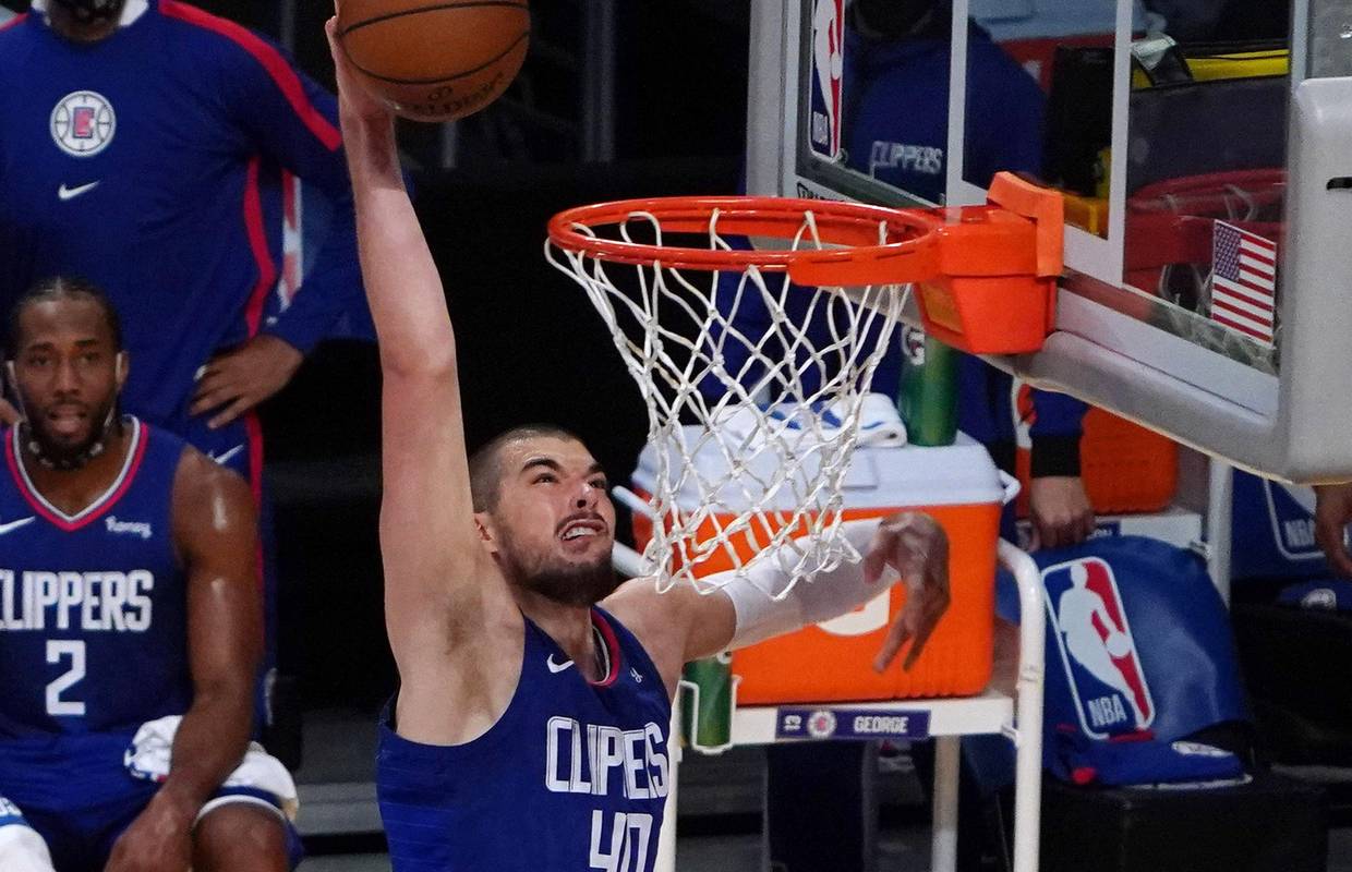 Fantastični Ivica Zubac! Utrpao double-double protiv Dončića