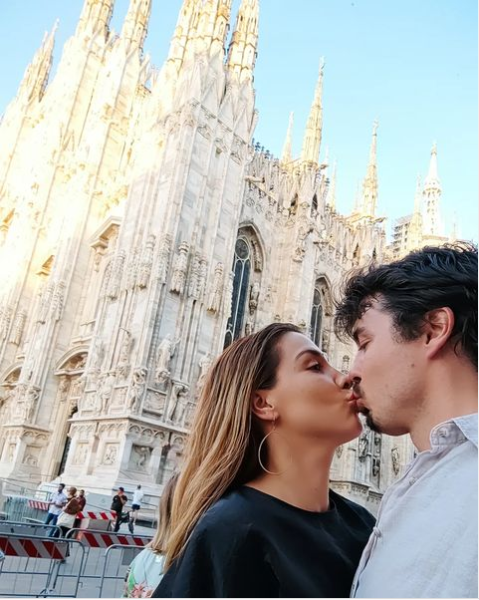 Marijana Batinić i suprug ljubili se ispred poznate katedrale u Milanu: 'Kao dva šmokljana'